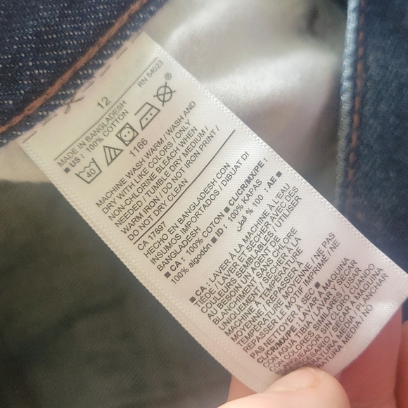 NEW! OLD NAVY high rise 5" cut off denim jean shorts 12. - Picture 6 of 6